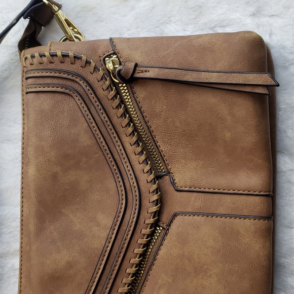 Leanna Vegan Brown faux leather Braided Crossbody Purse. - Picture 4 of 16